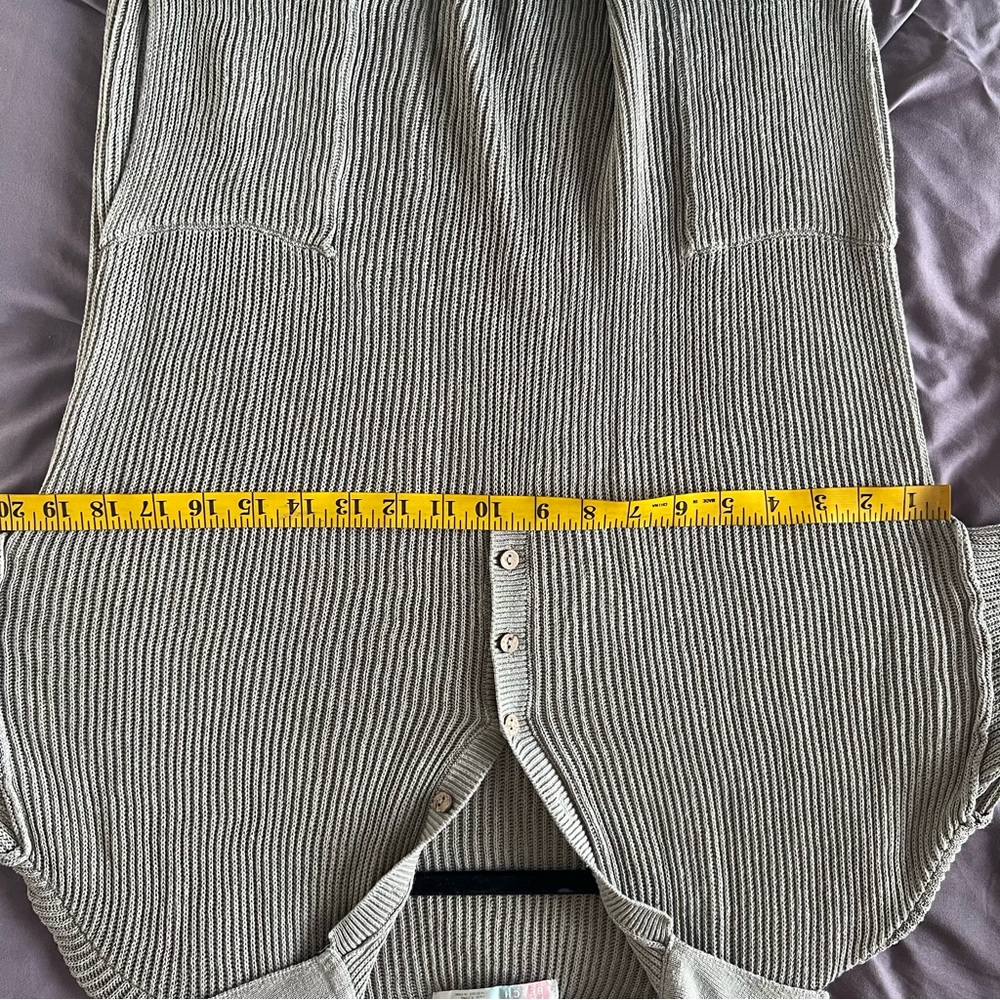 Long Sleeve Ribbed Knit Dress - Picture 9 of 10